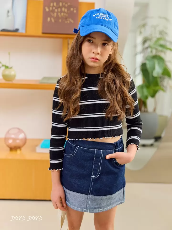 Love Me Crop Tee