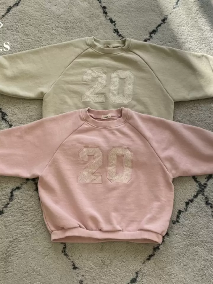 Lace Patch Sweatshirt Lace Patch Sweatshirt