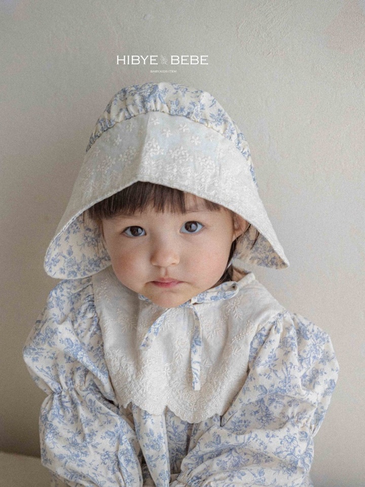 Lala Lace Bonnet