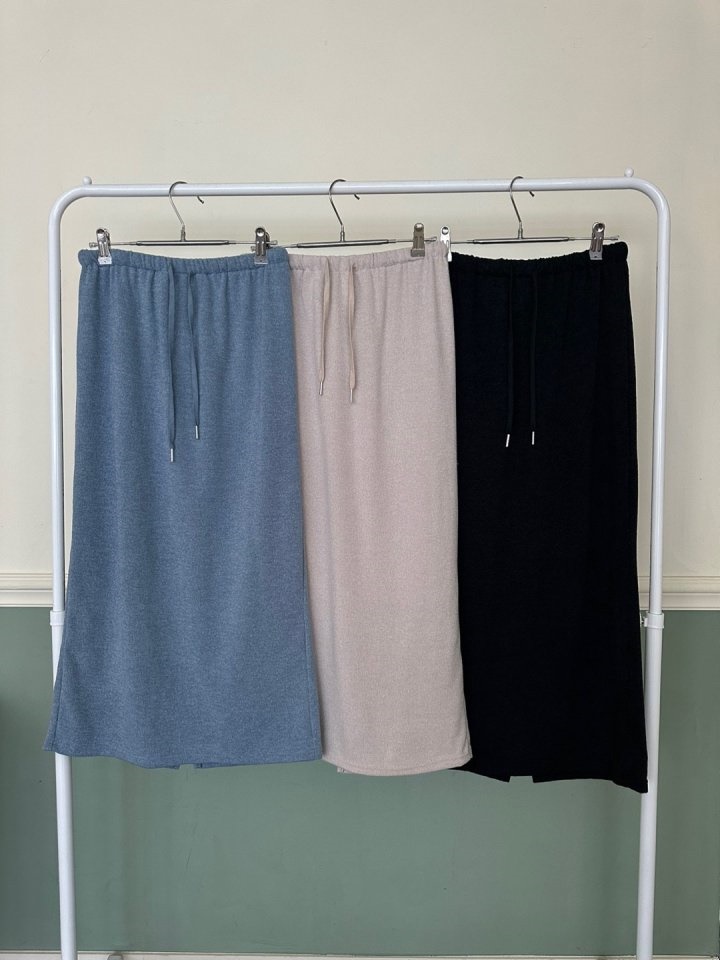 Knit Long Slit Skirt Knit Long Slit Skirt