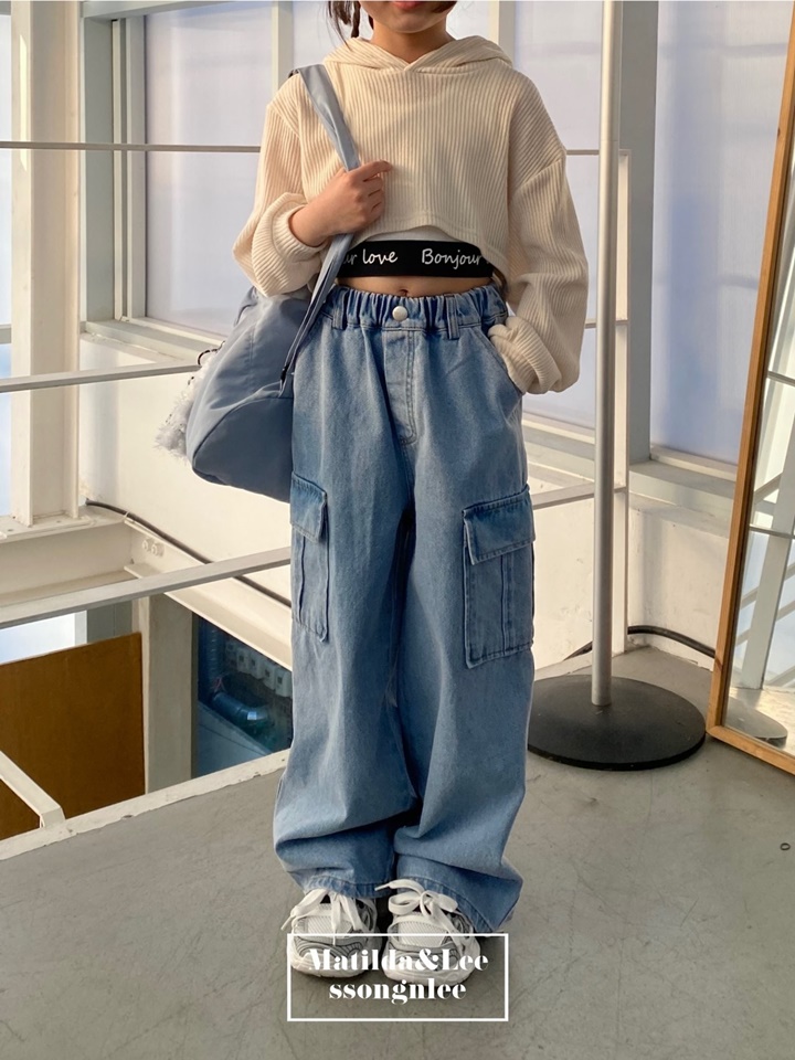 Loose Fit  Cargo Denim Pants
