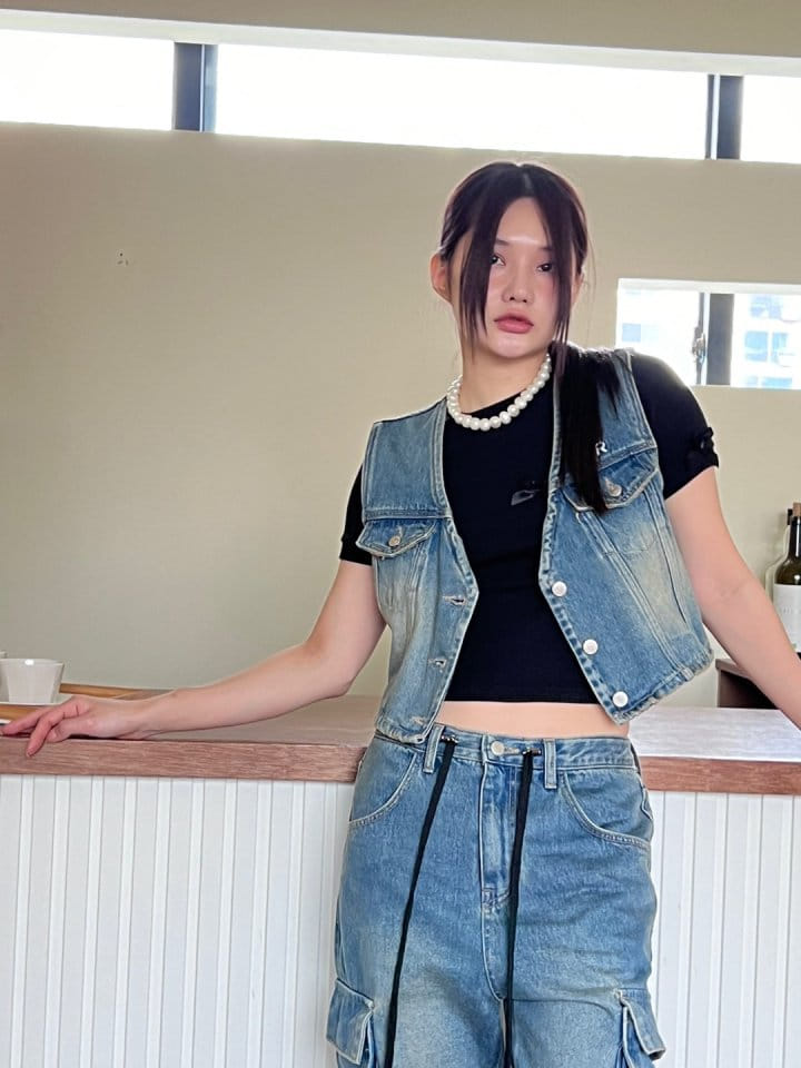 Bricklane - Korean Women Fashion - #momslook - Pocket Denim Vest - 2