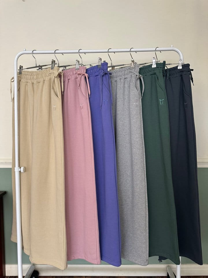 Bricklane - Korean Women Fashion - #womensfashion - Ribbon Embroidery Pants - 2