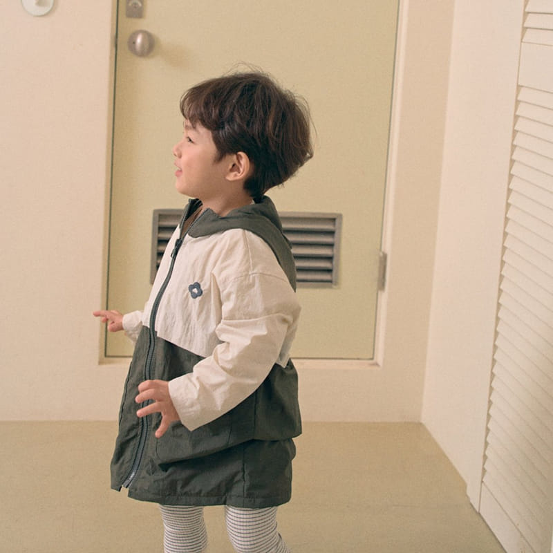 Here I Am - Korean Children Fashion - #littlefashionista - Clover One Touch Anorak - 2