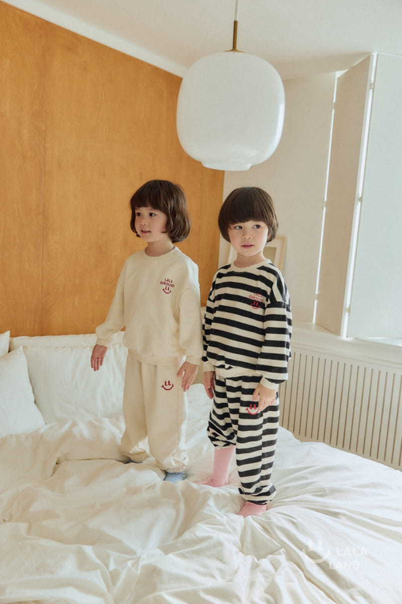 Lalaland - Korean Children Fashion - #fashionkids - Papillon Sweatshirt - 4
