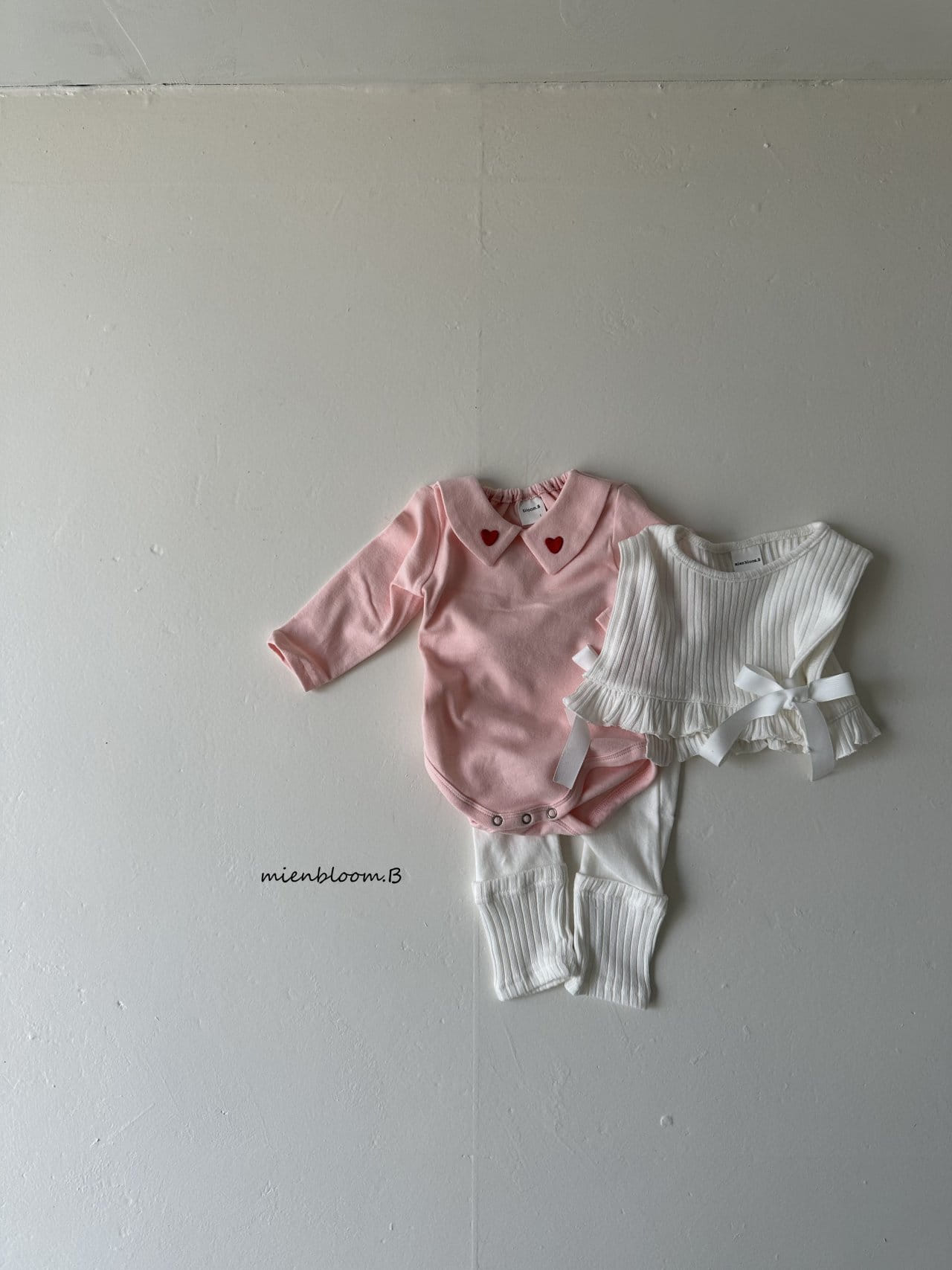 Mienbloom B - Korean Baby Fashion - #babyfashion - Bebe Heart Embroider Body Suit - 3