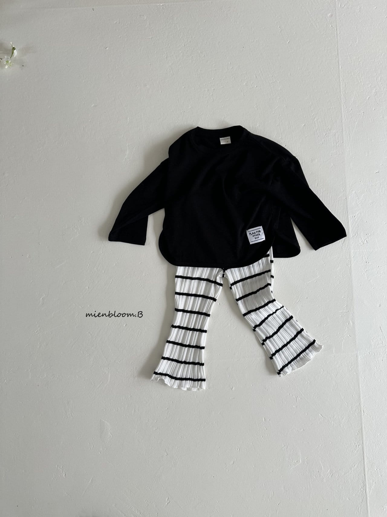Mienbloom B - Korean Children Fashion - #childrensboutique - Round  Label Tee - 3