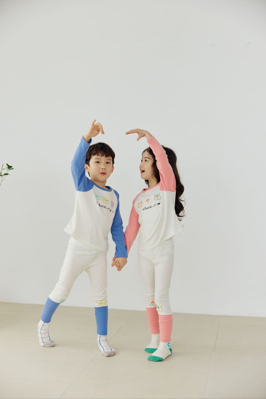 Orange Mom - Korean Children Fashion - #kidzfashiontrend - Raglan Fraise Color Tee - 2