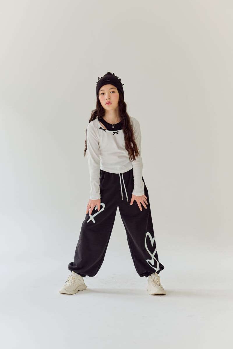 Rilla - Korean Children Fashion - #kidsstore - Heart Jogger Pants - 8