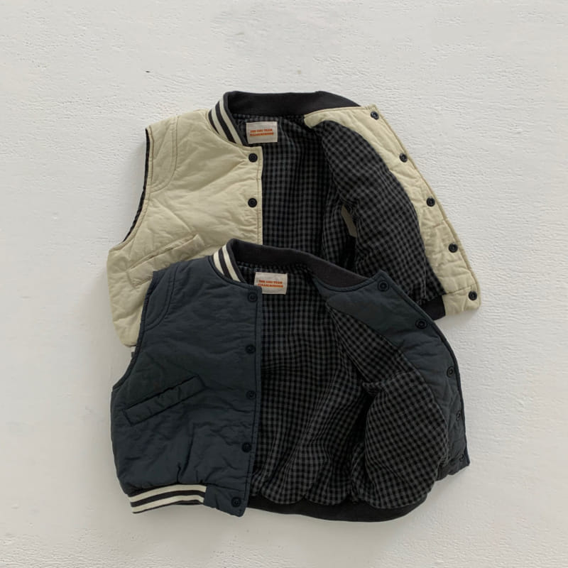 go;u - Korean Children Fashion - #prettylittlegirls - Chic Choc Vest With Mom