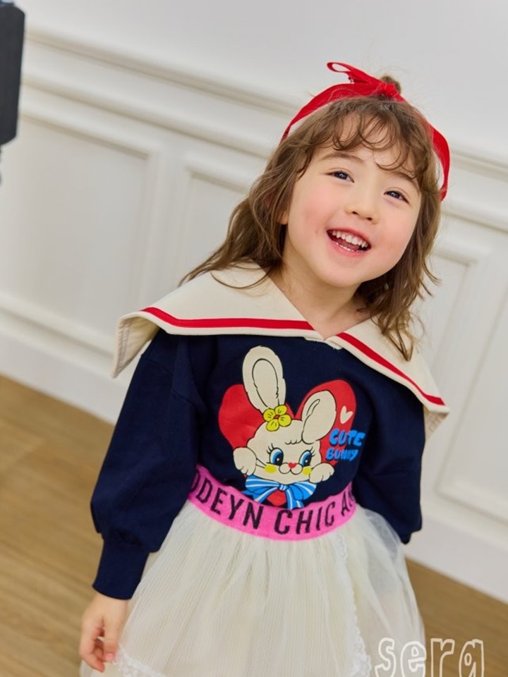 Heart Collar Sweatshirt Heart Collar Sweatshirt