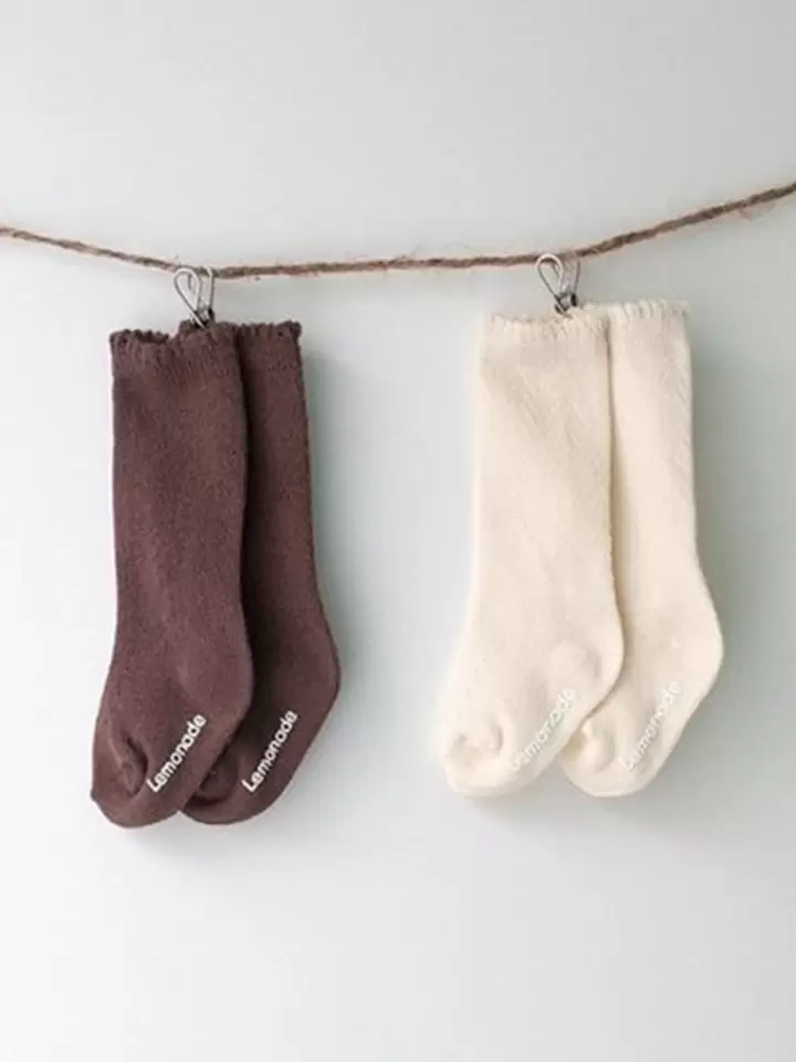 Eyelet Brown Set Socks