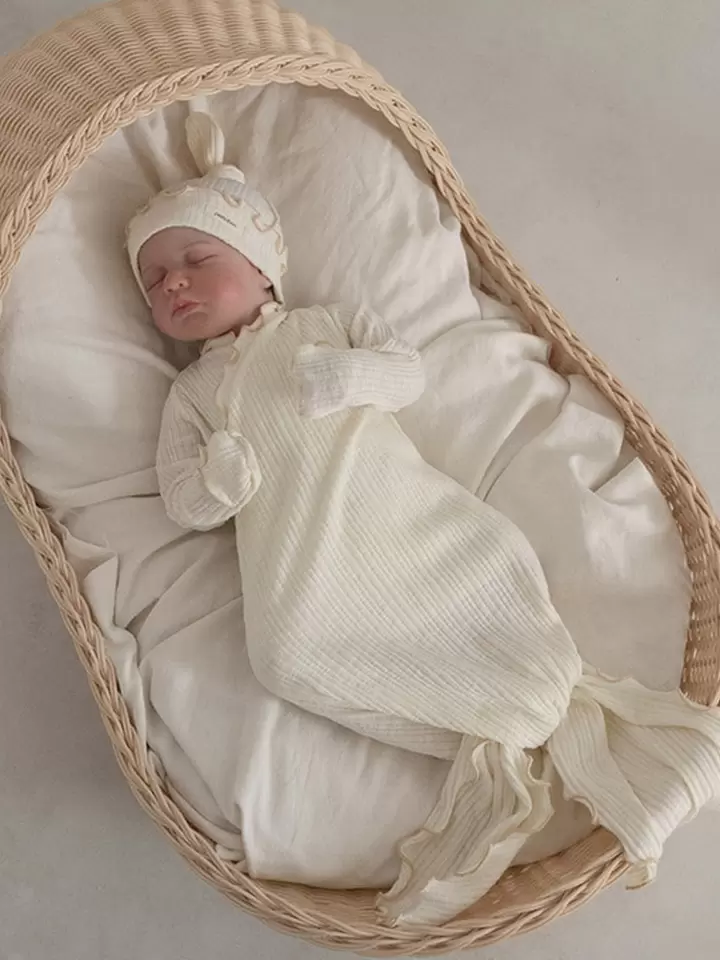 Daphne Tail Bonnet Set