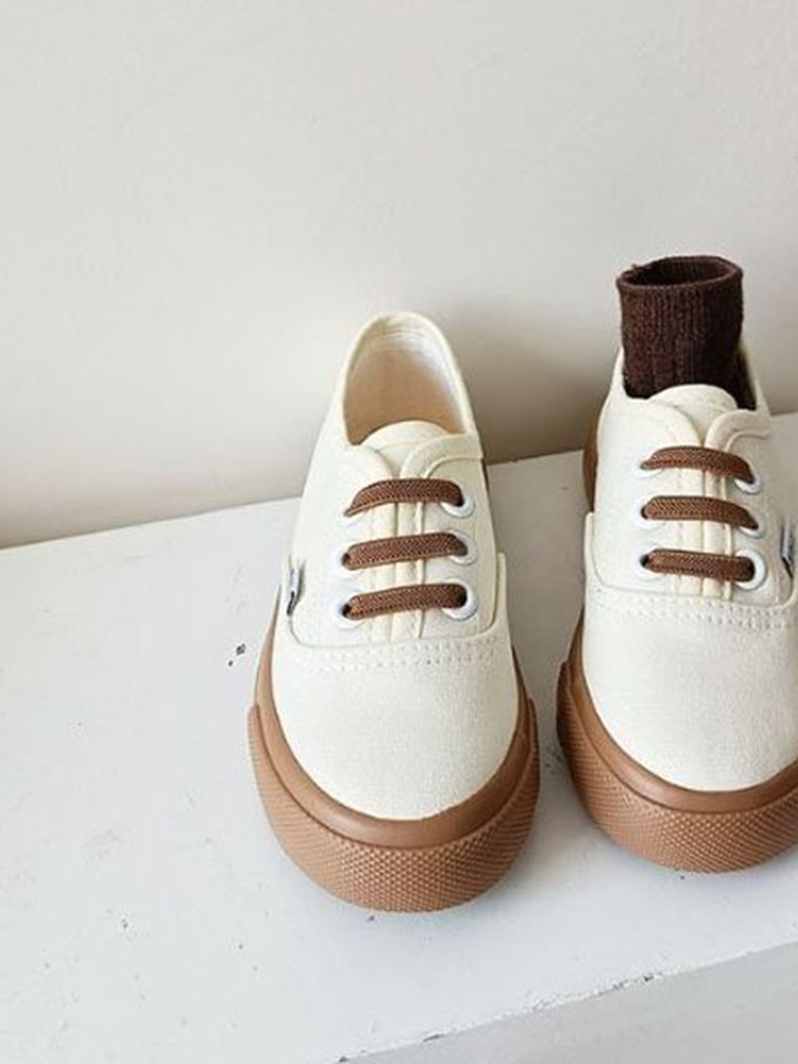 Lee Brown Banding Flats