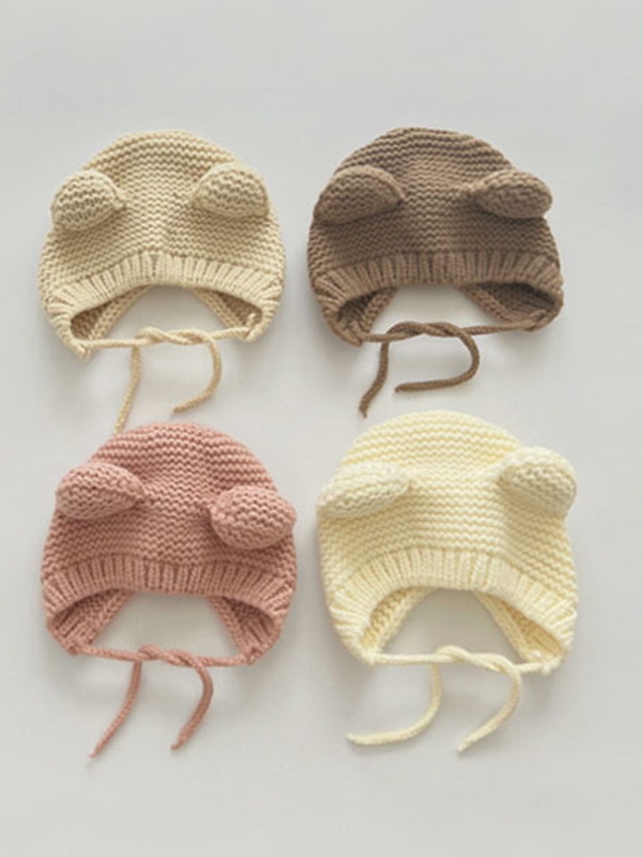 Bear Knit Bonnet Hat