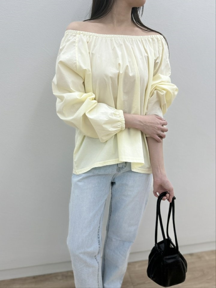 Half Blouse Half Blouse