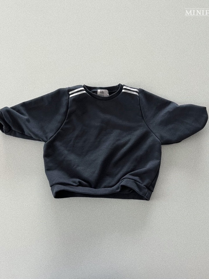 Shoulder Line Tee