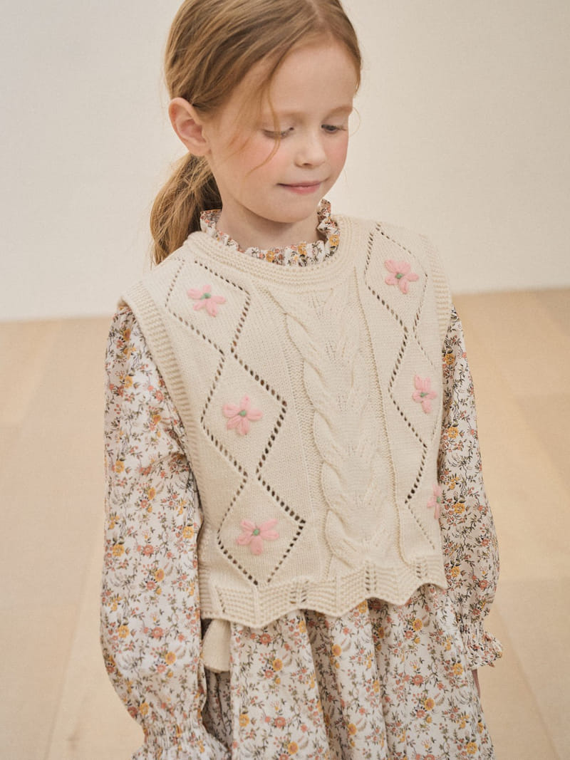 A-Market - Korean Children Fashion - #Kfashion4kids - Flower Vest - 2