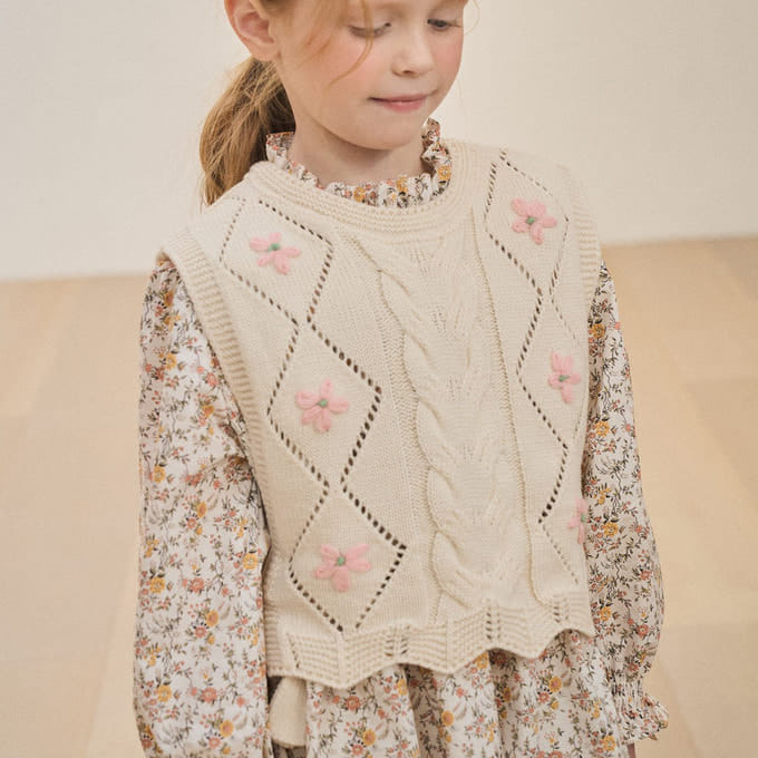 A-Market - Korean Children Fashion - #kidzfashiontrend - Flower Vest