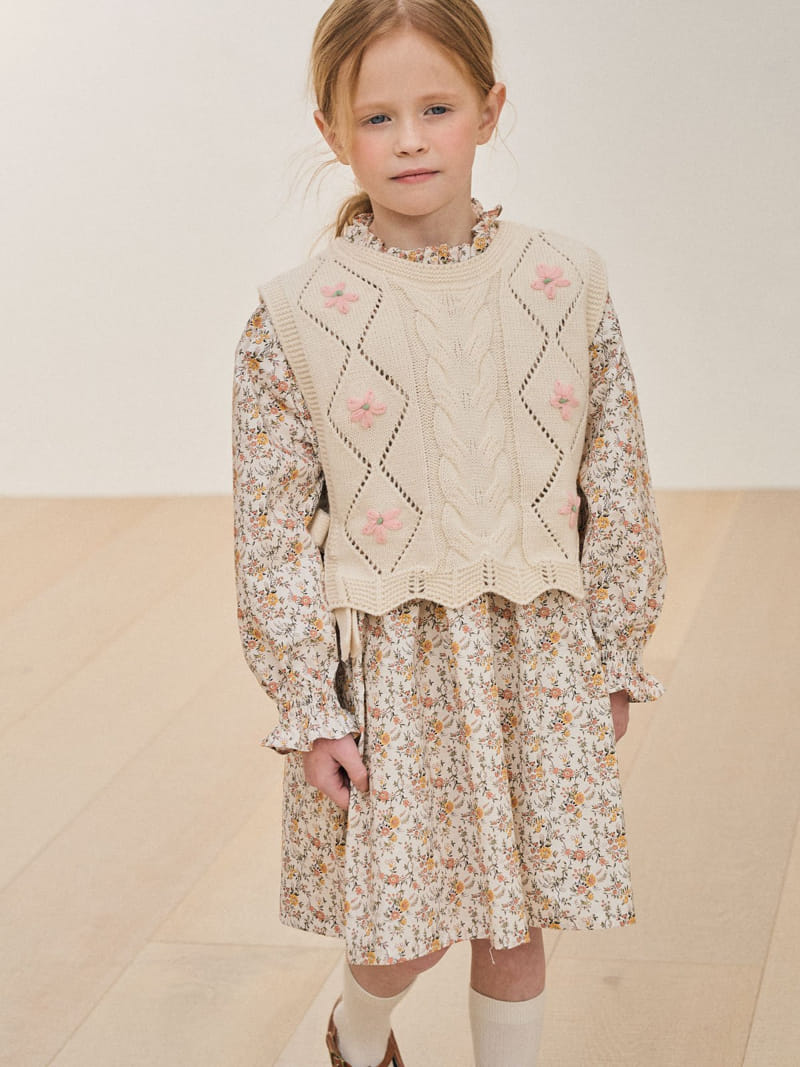 A-Market - Korean Children Fashion - #littlefashionista - Flower Vest - 4