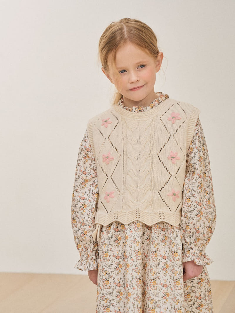 A-Market - Korean Children Fashion - #prettylittlegirls - Flower Vest - 6