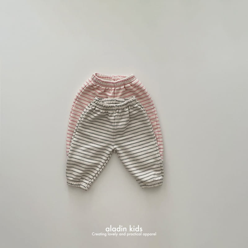 Aladin - Korean Children Fashion - #childofig - Heart Logo Jogger Pants - 3