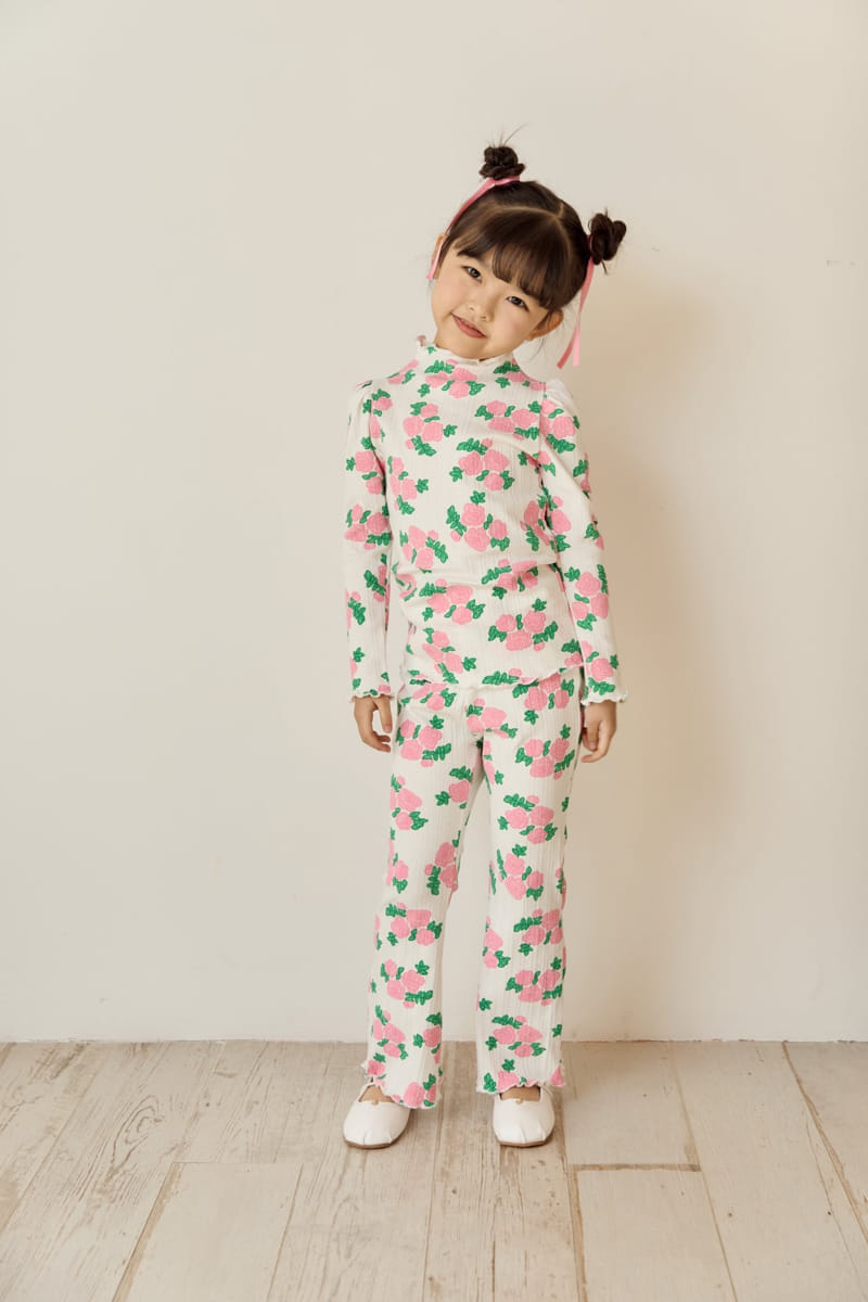 Ggomare - Korean Children Fashion - #littlefashionista - Flower Shirring Tee - 2