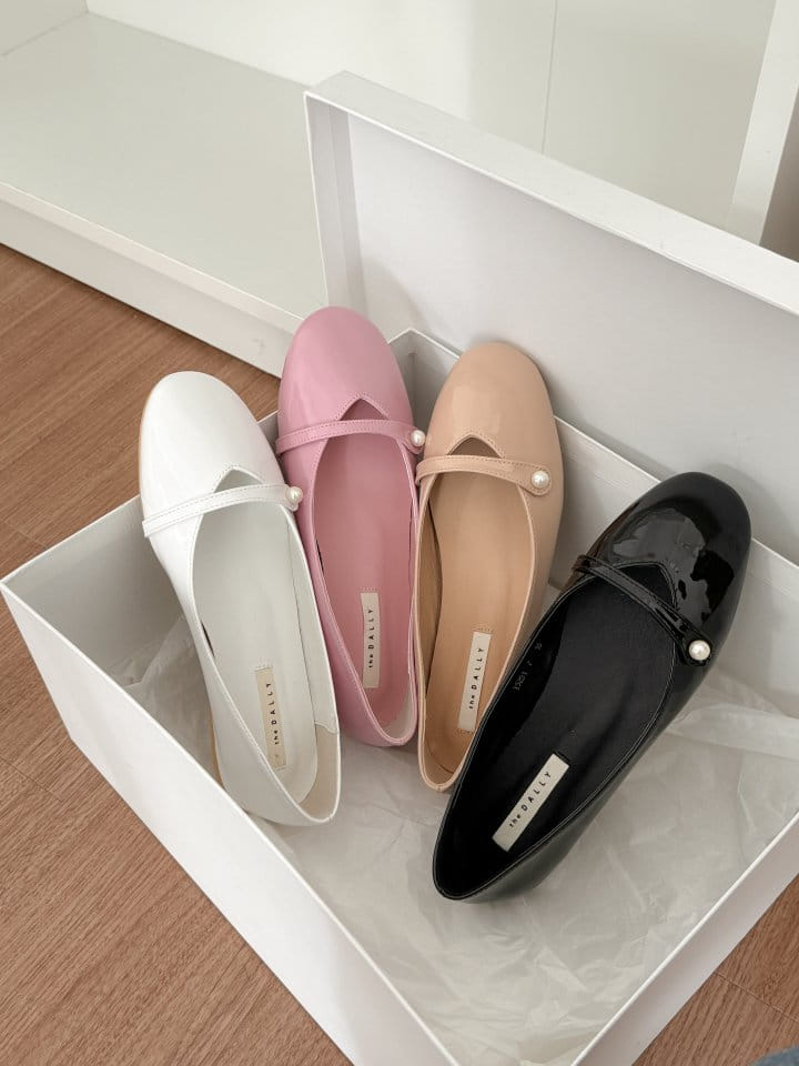 Golden Shoe - Korean Women Fashion - #momslook - 5251 Flats - 5