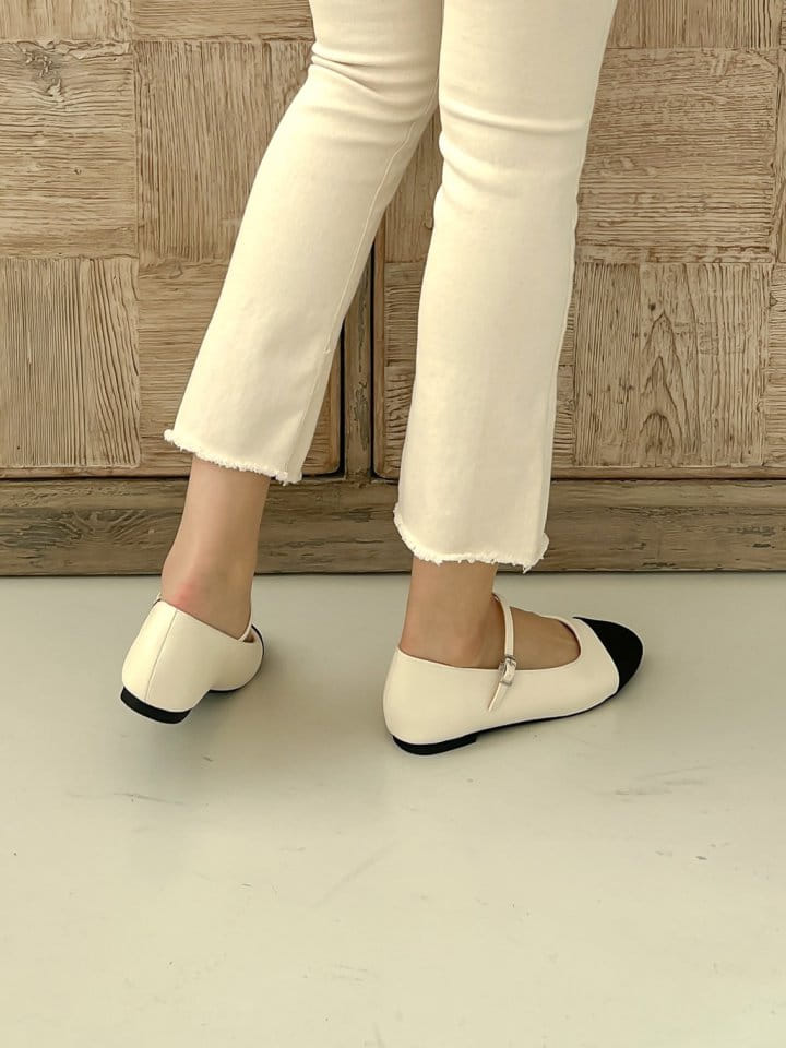 Golden Shoe - Korean Women Fashion - #momslook - K5449 Flats - 2
