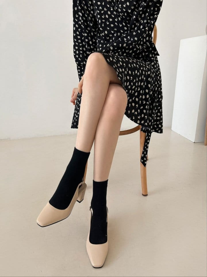 Golden Shoe - Korean Women Fashion - #thelittlethings - 5002 Sandals  - 6