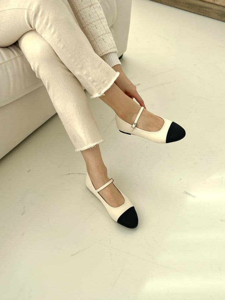 Golden Shoe - Korean Women Fashion - #womensfashion - K5449 Flats - 5