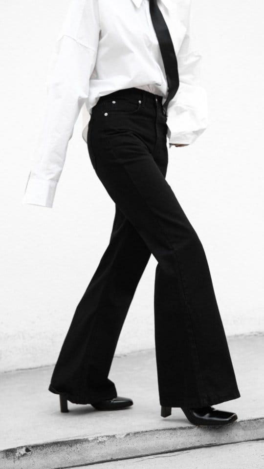 Paper Moon - Korean Women Fashion - #momslook - Classic High Waist Boots Cut Flared Black Jeans