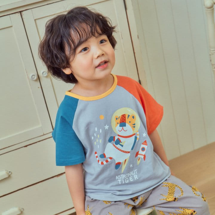 1St Blue - Korean Children Fashion - #prettylittlegirls - Space Animal Tee - 6