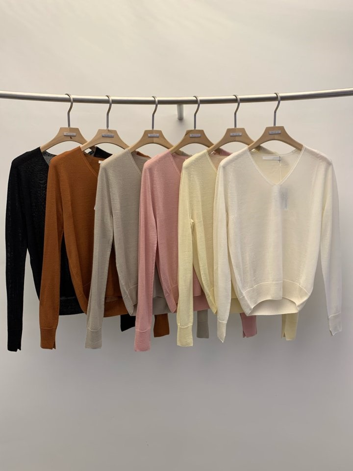 Holga V Neck Long Sleeve Knit Holga V Neck Long Sleeve Knit