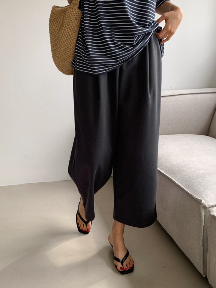 Two Tuck Pants
