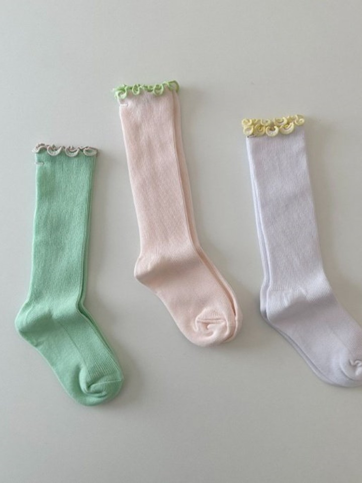 Shu Frill Banjang Socks
