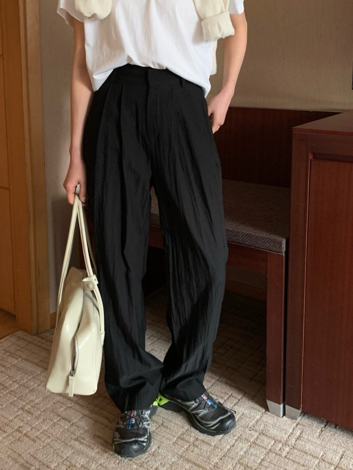 Leaves 2 Pintuck Wide Pants Leaves 2 Pintuck Wide Pants