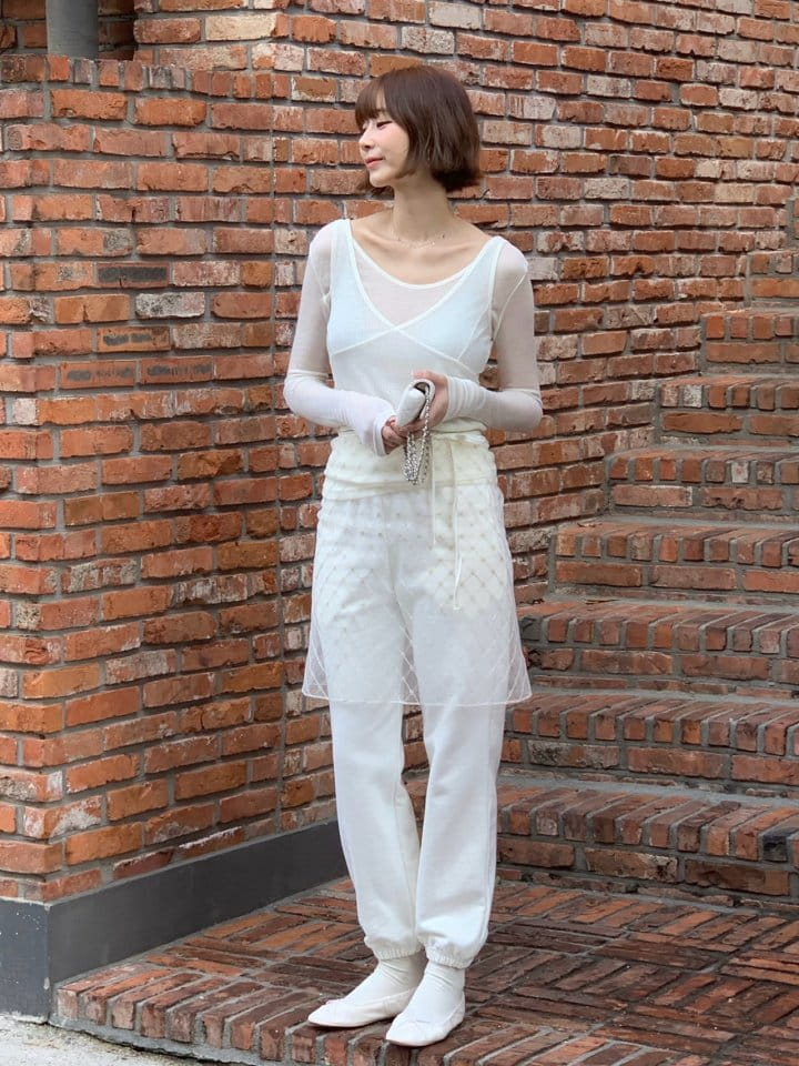 Arc - Korean Women Fashion - #momslook - Bebe Jogger Pants - 5