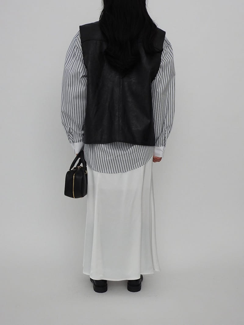 Black Fuchsia - Korean Women Fashion - #womensfashion - Black Raglan Tee - 6