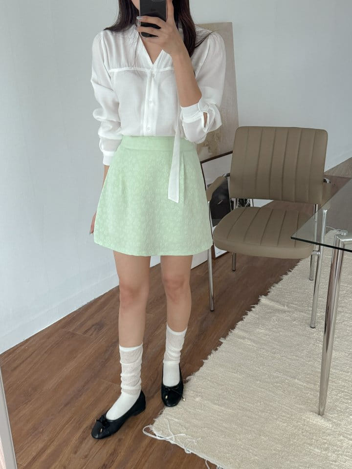 Bytheshew - Korean Women Fashion - #momslook - Lace Mini Skirt - 2