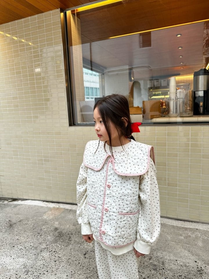 Coco-beige - Korean Children Fashion - #kidsshorts - Spring Flower Vest - 2