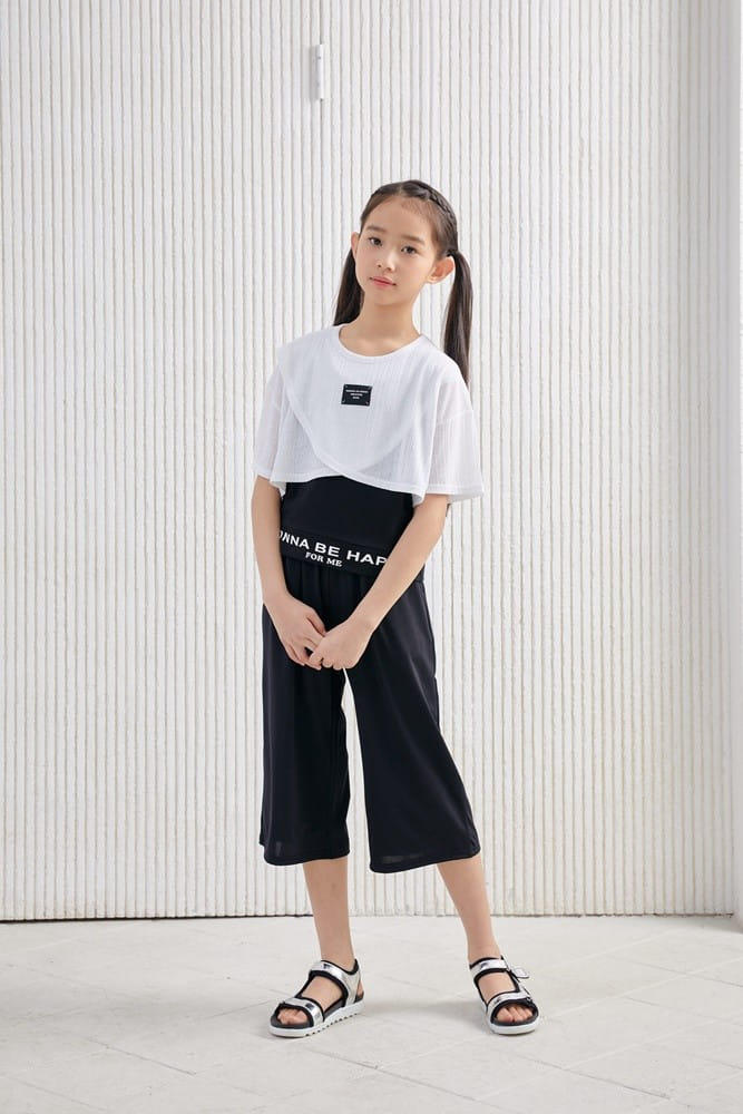Dawon - Korean Children Fashion - #designkidswear - Label Wide Cropped Shorts
