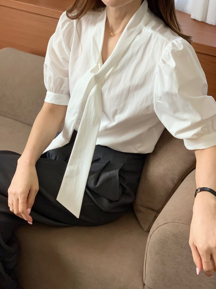 Elmu - Korean Women Fashion - #womensfashion - Blanc Tie Blouse - 4