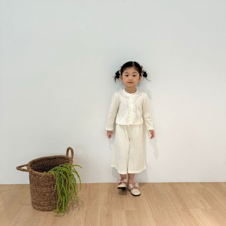 Flower J - Korean Children Fashion - #kidsshorts - Mu Knit Top Bottom Set  