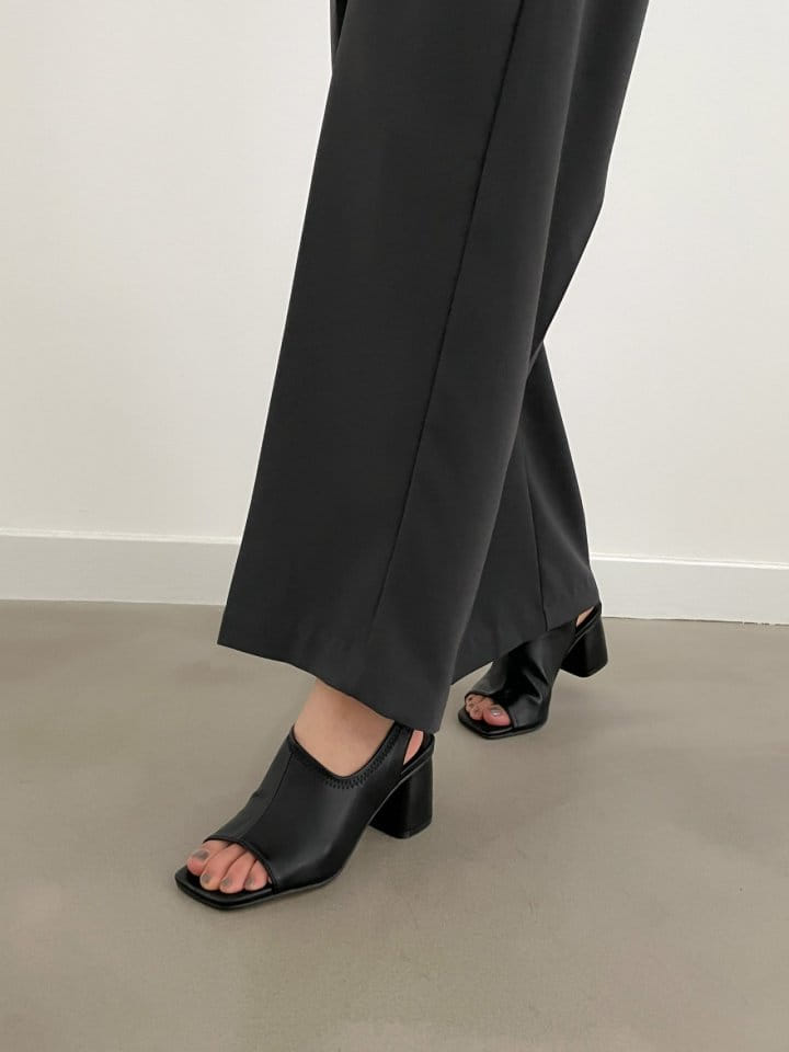 Golden Shoe - Korean Women Fashion - #momslook - 2031 Slipper & Sandals - 2