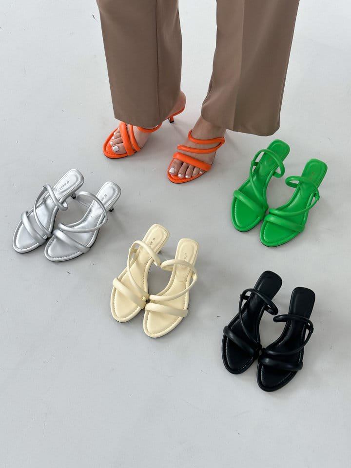 Golden Shoe - Korean Women Fashion - #restrostyle - 1151 Slipper & Sandals