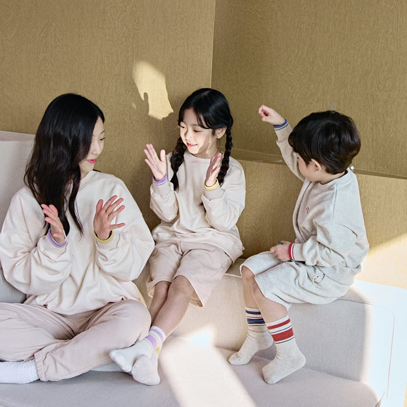 Here I Am - Korean Children Fashion - #kidsshorts - Moment Sweatshirt  With Adult - 3