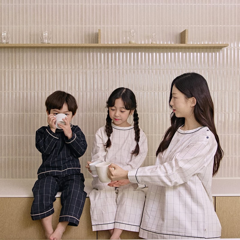 Here I Am - Korean Children Fashion - #kidsstore - Mild Check Home Wear With Mom - 10