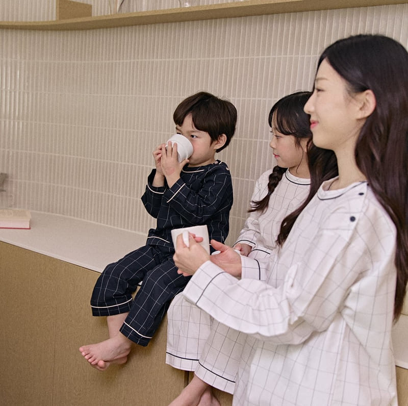 Here I Am - Korean Children Fashion - #kidzfashiontrend - Mild Check Home Wear With Mom - 11