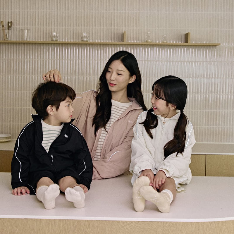Here I Am - Korean Children Fashion - #magicofchildhood - Briere Anorak Top Bottom Set With Mom